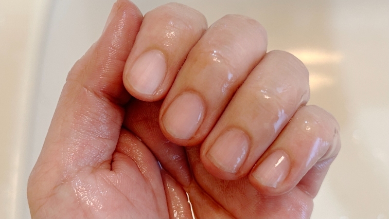 ヘアボーテボタニカルカラークリームシャンプーの手や爪への色移り検証