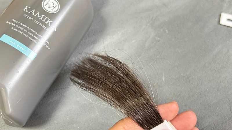 KAMIKA（カミカ）白髪染めカラートリートメントアッシュブラウンの染毛効果を検証した毛束