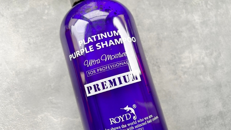ロイドプレミアムカラーシャンプー紫のパッケージ